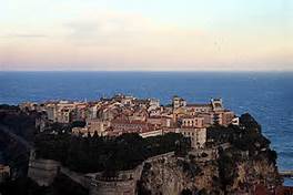 "La Rocca di Monaco, costruita dai genovesi nel 1215".