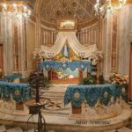 La piccola Maria che ogni anno attraversa i carruggi di Prè.